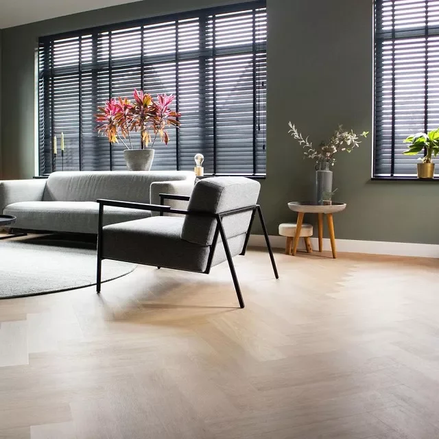 Viva Lijm PVC 7810V Visgraat Wood Touch 609,6x121,9x2,5mm 0,55 Direct Verzonden